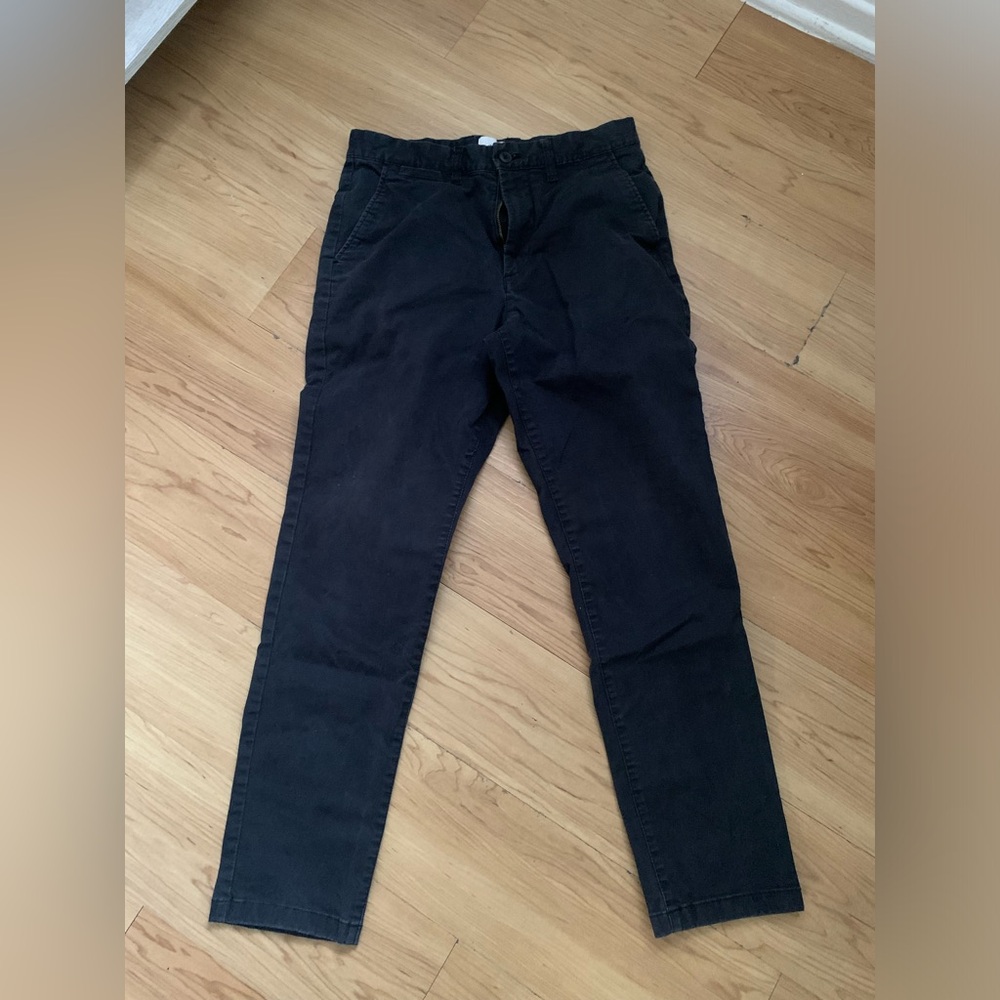 Men’s black H&M slim fit jeans. Size 31/32